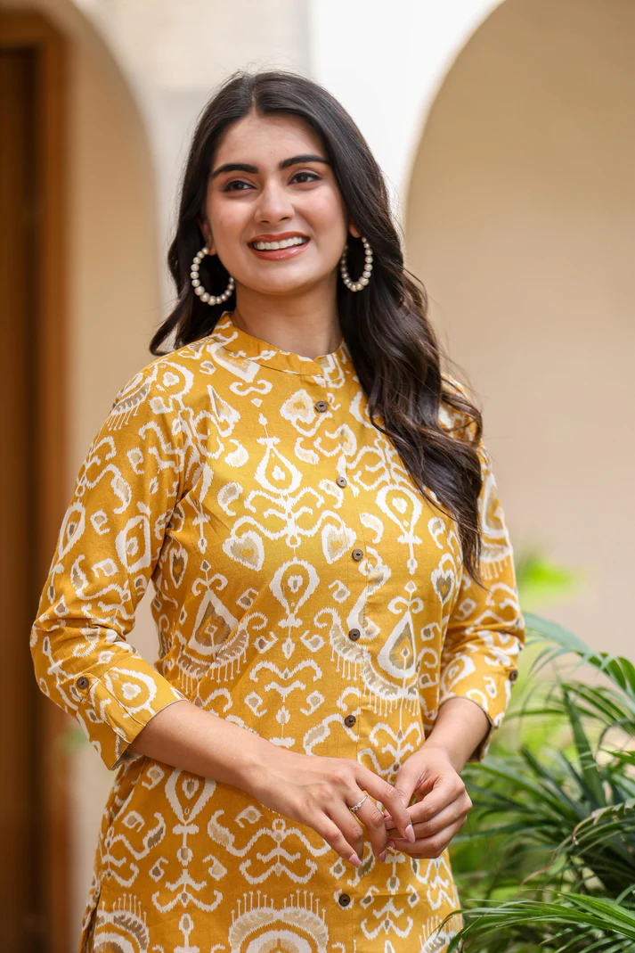 yellow-printed-co-ord-set-for-women-mustard-kurta-pants-front-closeup