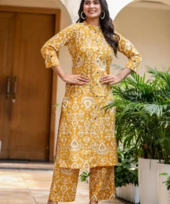 yellow-printed-co-ord-set-for-women-mustard-kurta-pants-smiling